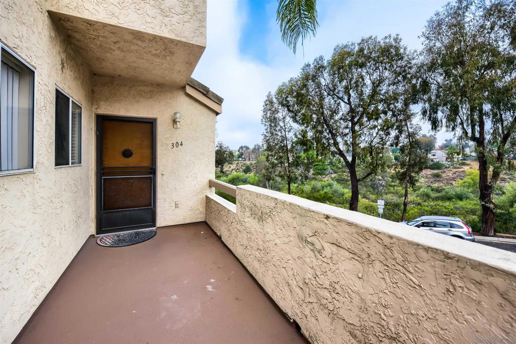 6116 Calle Mariselda 304 Property Photo 5