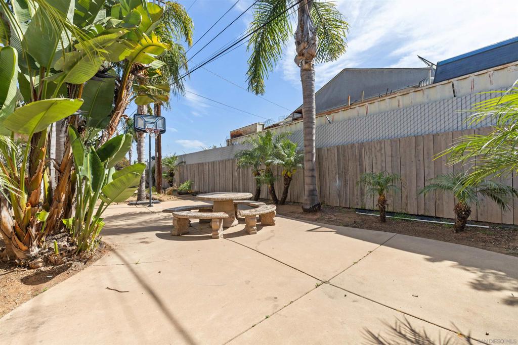 739 Florida Street Property Photo 12
