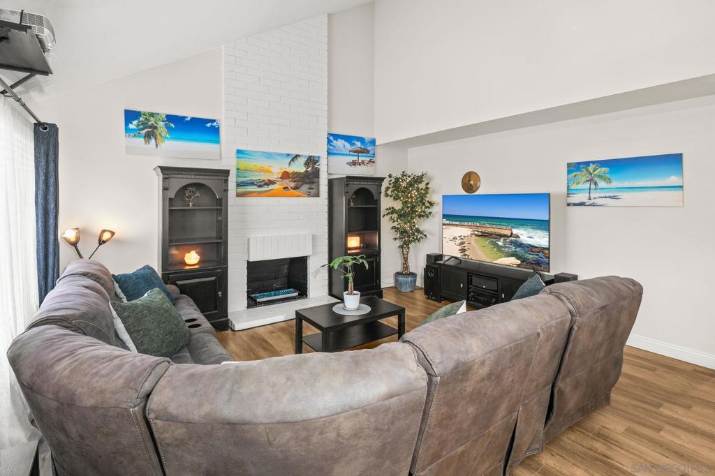 245 Festival Dr Property Photo 3