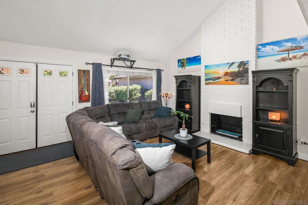245 Festival Dr Property Photo 4