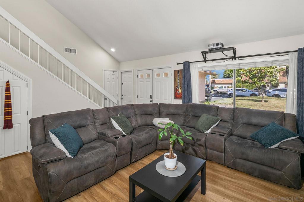 245 Festival Dr Property Photo 5