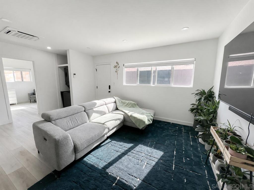 764 766 N Grape St Property Photo 3