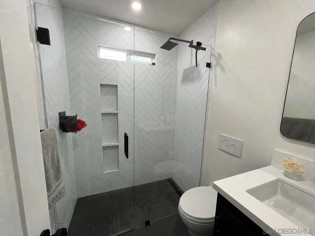 764 766 N Grape St Property Photo 17