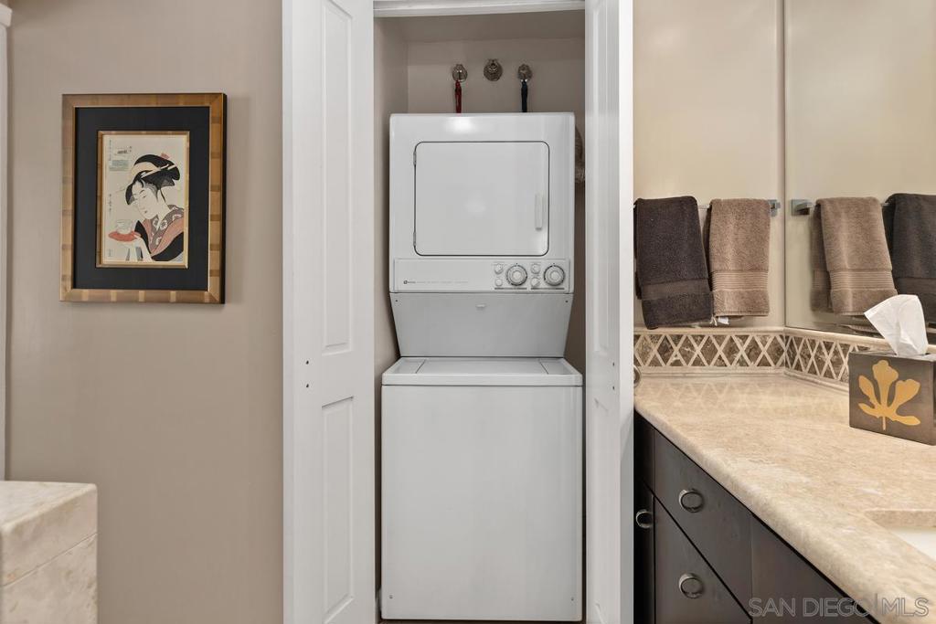 1810 Avenida Del Mundo 908 Property Photo 32