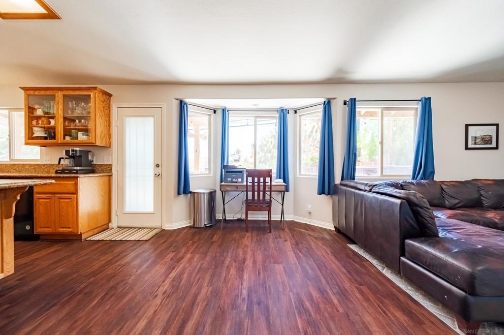 8361 Amador Avenue Property Photo 7