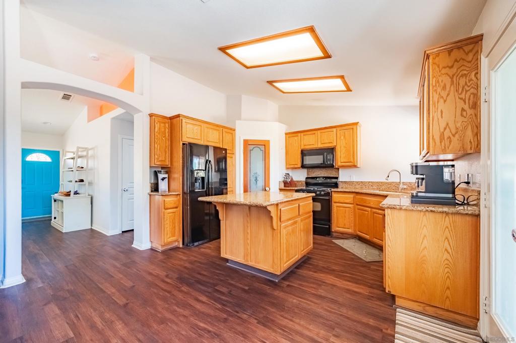 8361 Amador Avenue Property Photo 12