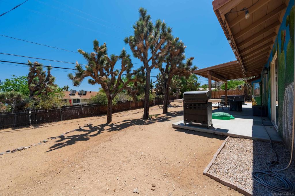 8361 Amador Avenue Property Photo 34