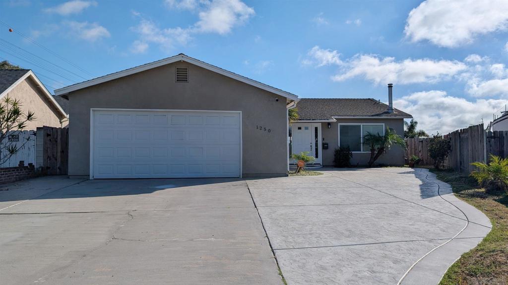 1250 Waxwing Property Photo 1