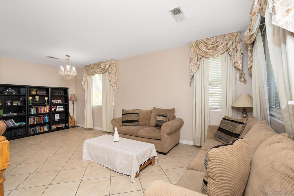 5218 Avenida De Las Vistas Property Photo 3