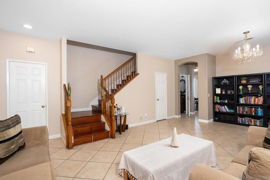 5218 Avenida De Las Vistas Property Photo 4