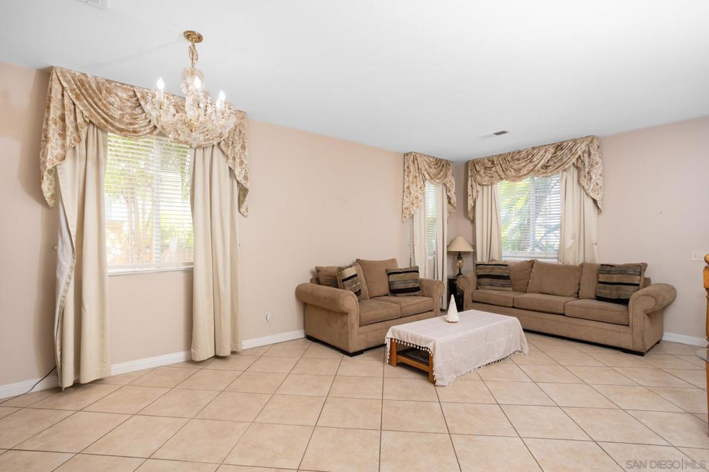 5218 Avenida De Las Vistas Property Photo 6