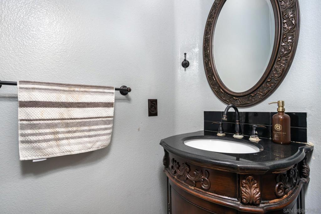 5218 Avenida De Las Vistas Property Photo 7