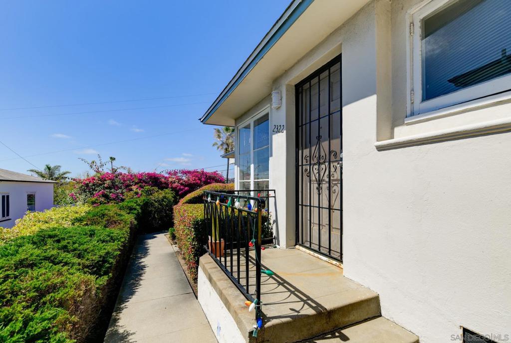 2322 28 Chatsworth Blvd Property Photo 4