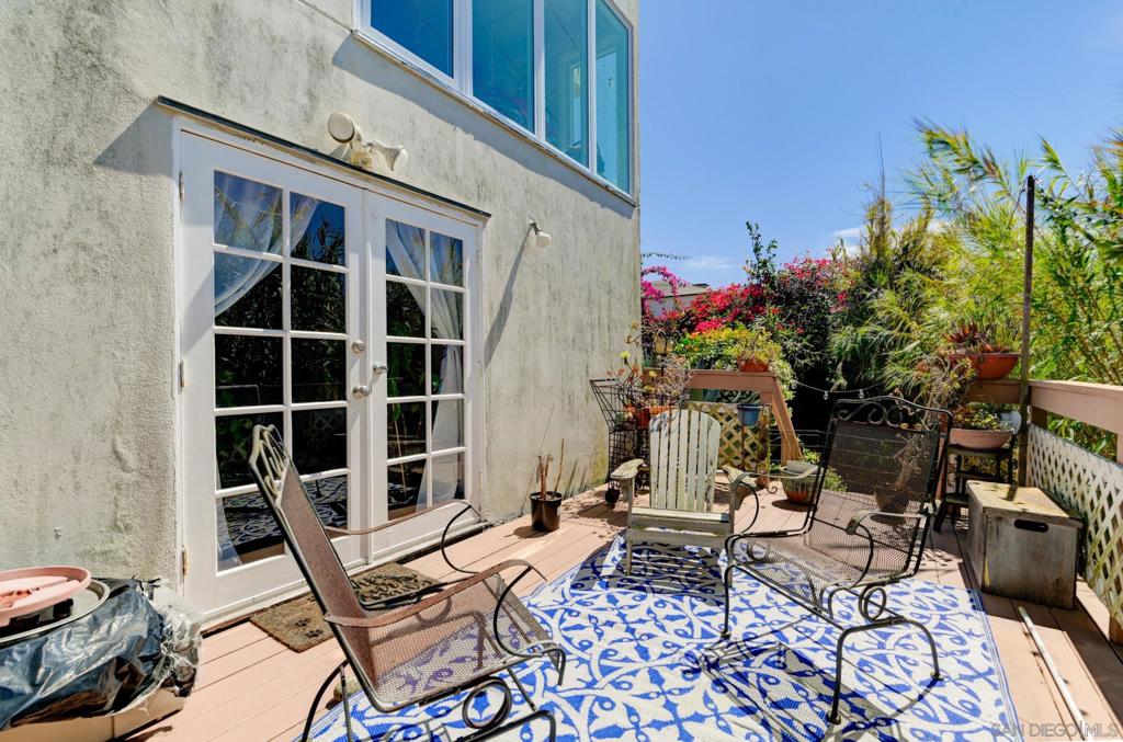 2322 28 Chatsworth Blvd Property Photo 7