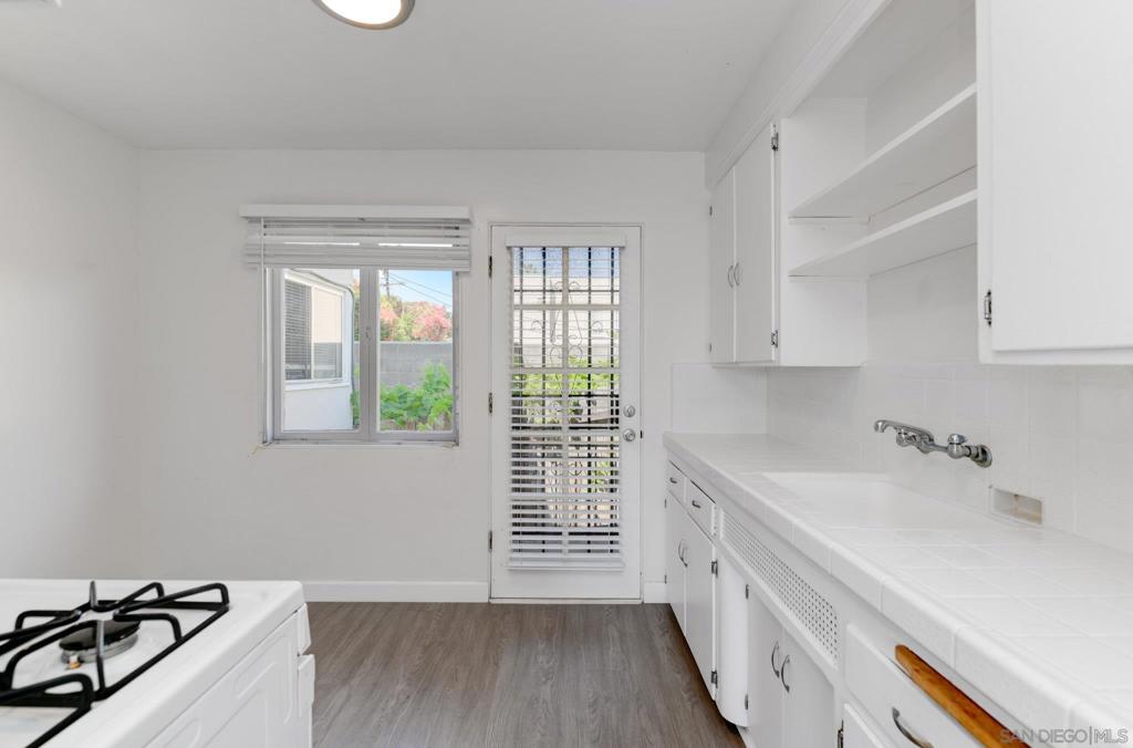2322 28 Chatsworth Blvd Property Photo 18