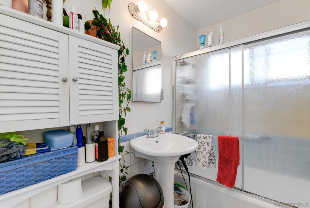2322 28 Chatsworth Blvd Property Photo 25