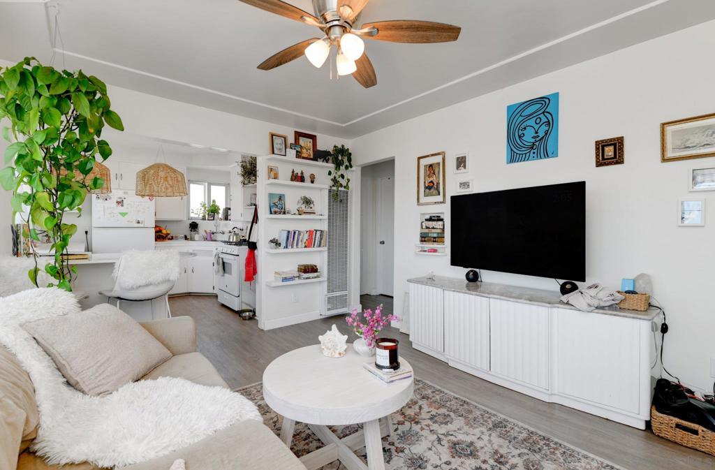 2322 28 Chatsworth Blvd Property Photo 29