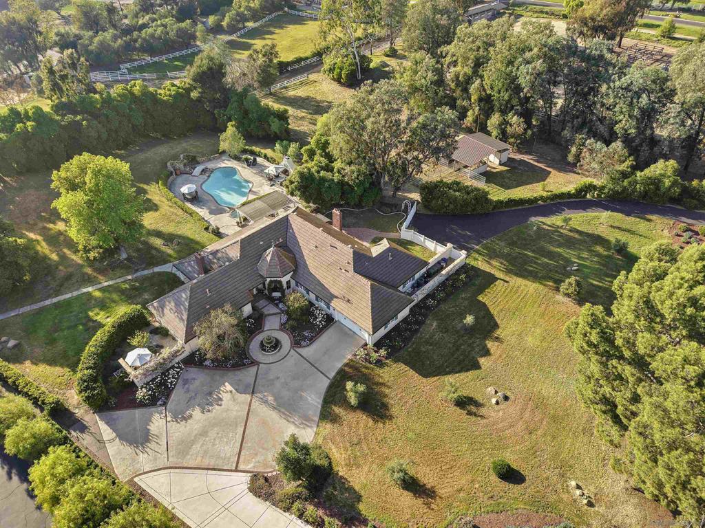 5 Country Glen Property Photo