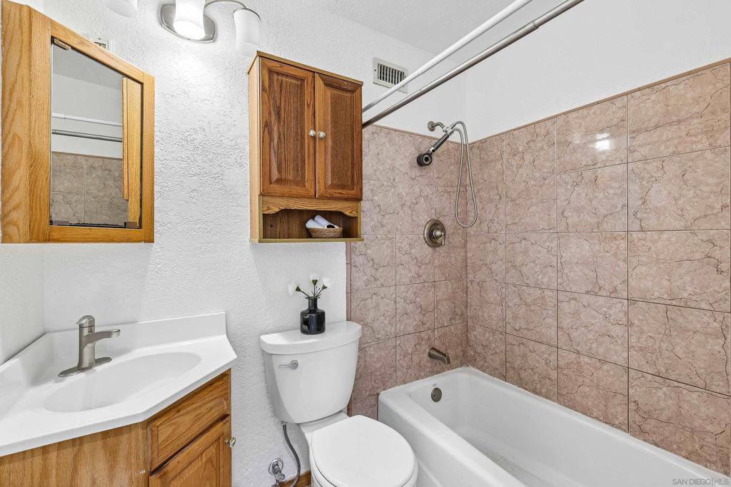 1217 Holly Ave Property Photo 19