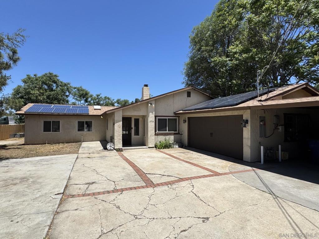12706 Julian Ave Property Photo 3