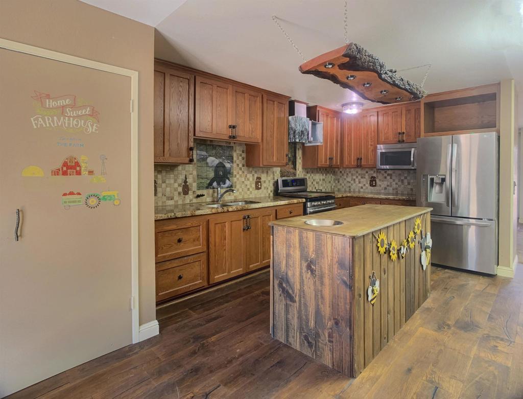 12706 Julian Ave Property Photo 9