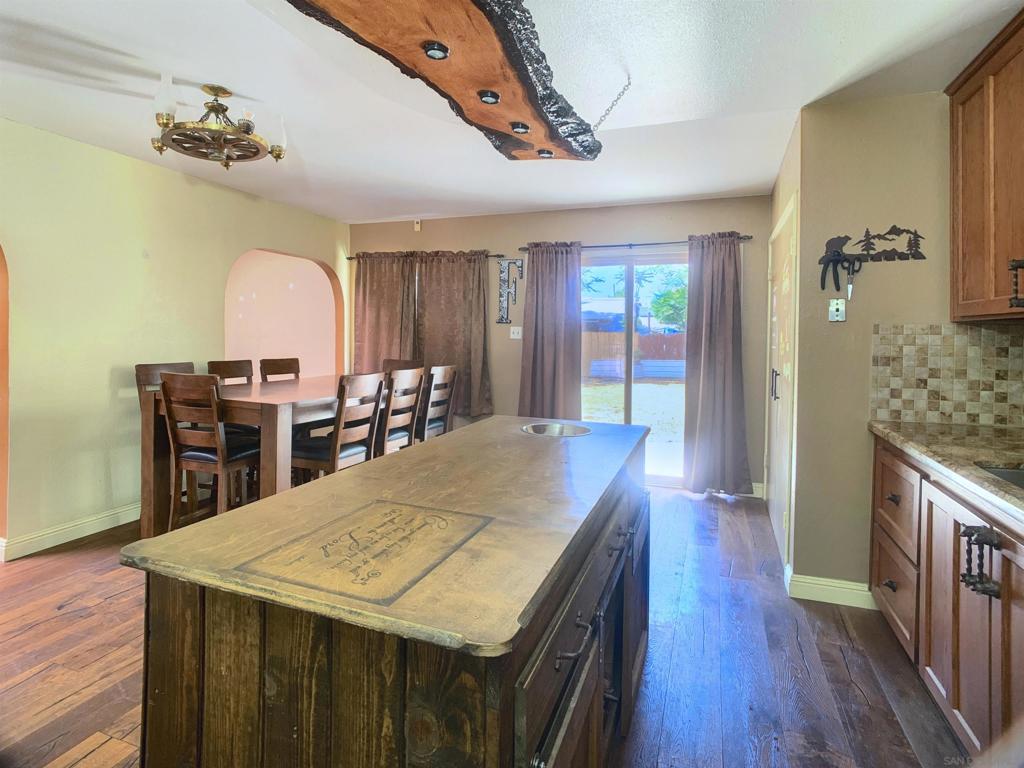 12706 Julian Ave Property Photo 11