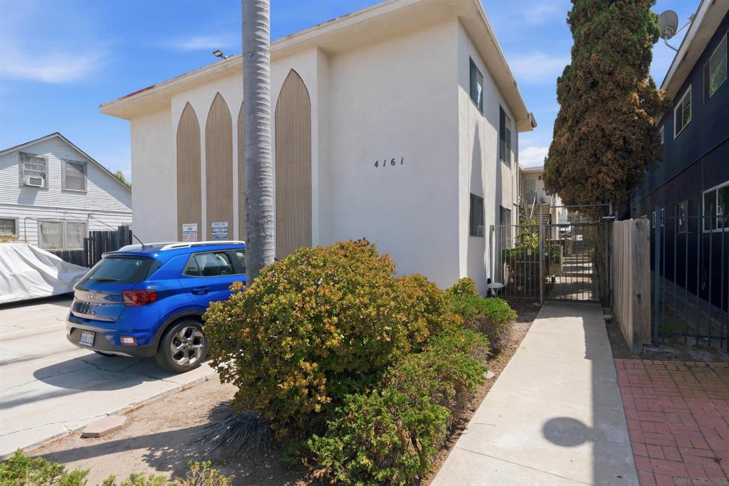 4161 Arizona St Property Photo 3