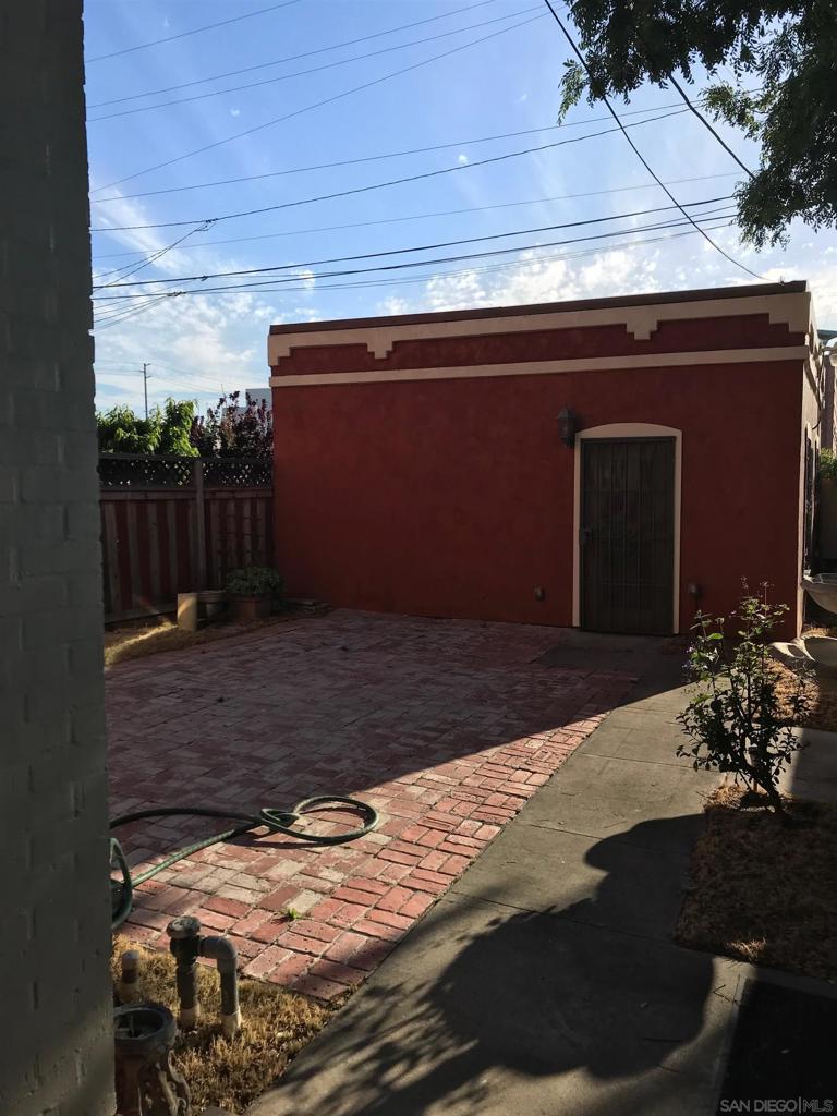 906 A Ave Property Photo 22