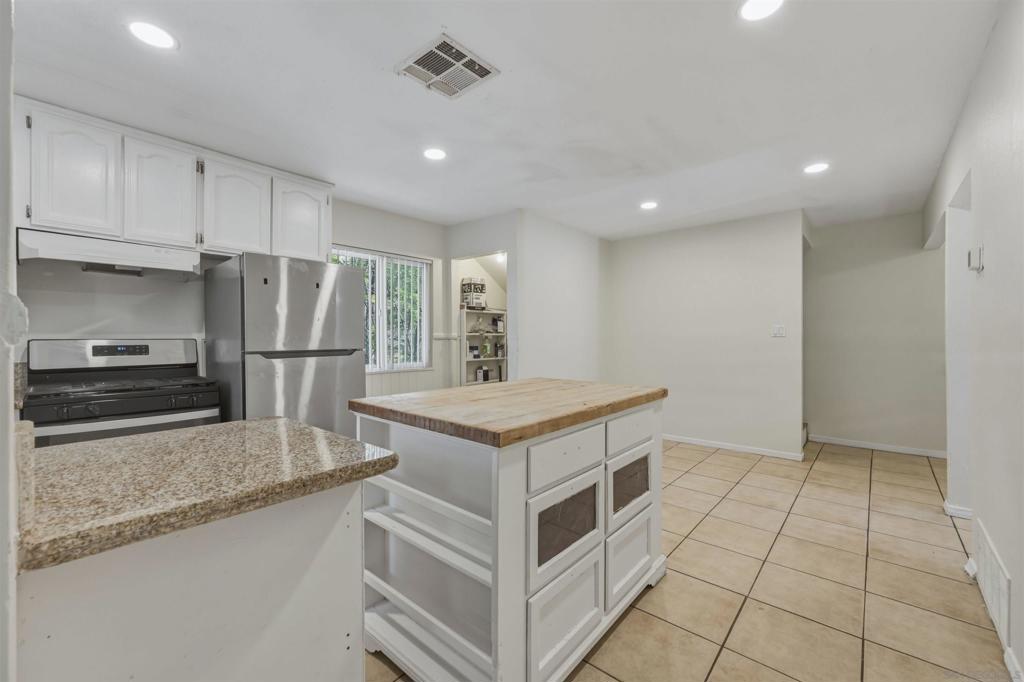 29909 Oak Dr Property Photo 3