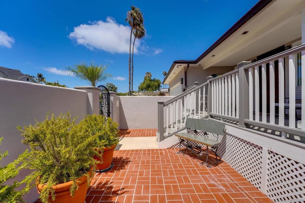 8139 Paseo Del Ocaso Property Photo 3