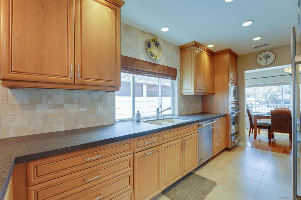 8139 Paseo Del Ocaso Property Photo 8