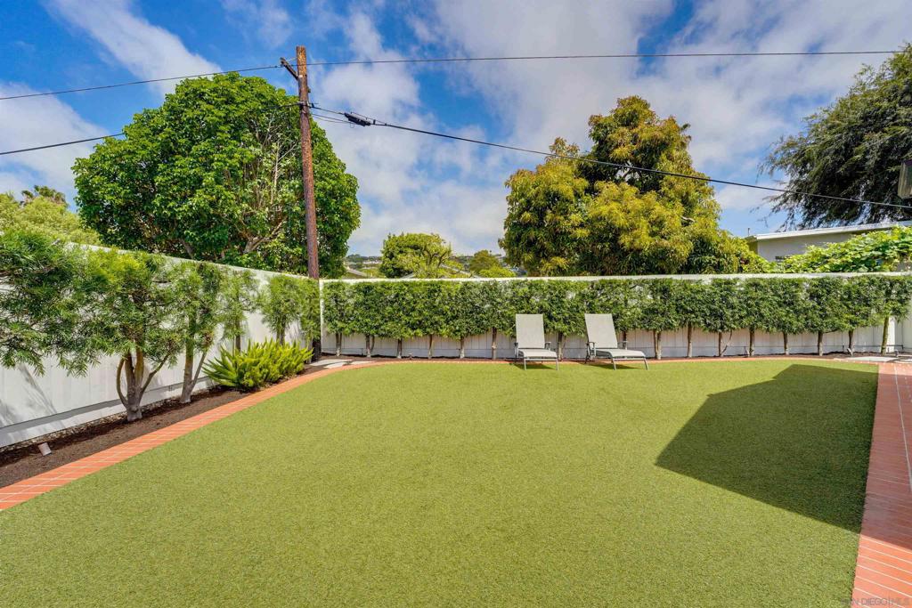 8139 Paseo Del Ocaso Property Photo 11