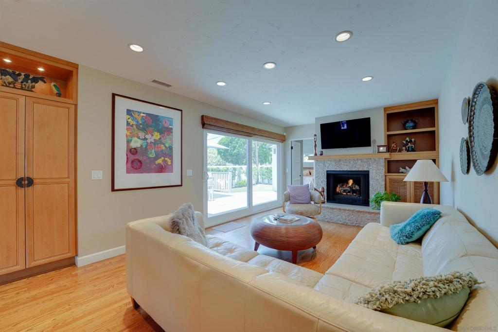 8139 Paseo Del Ocaso Property Photo 15