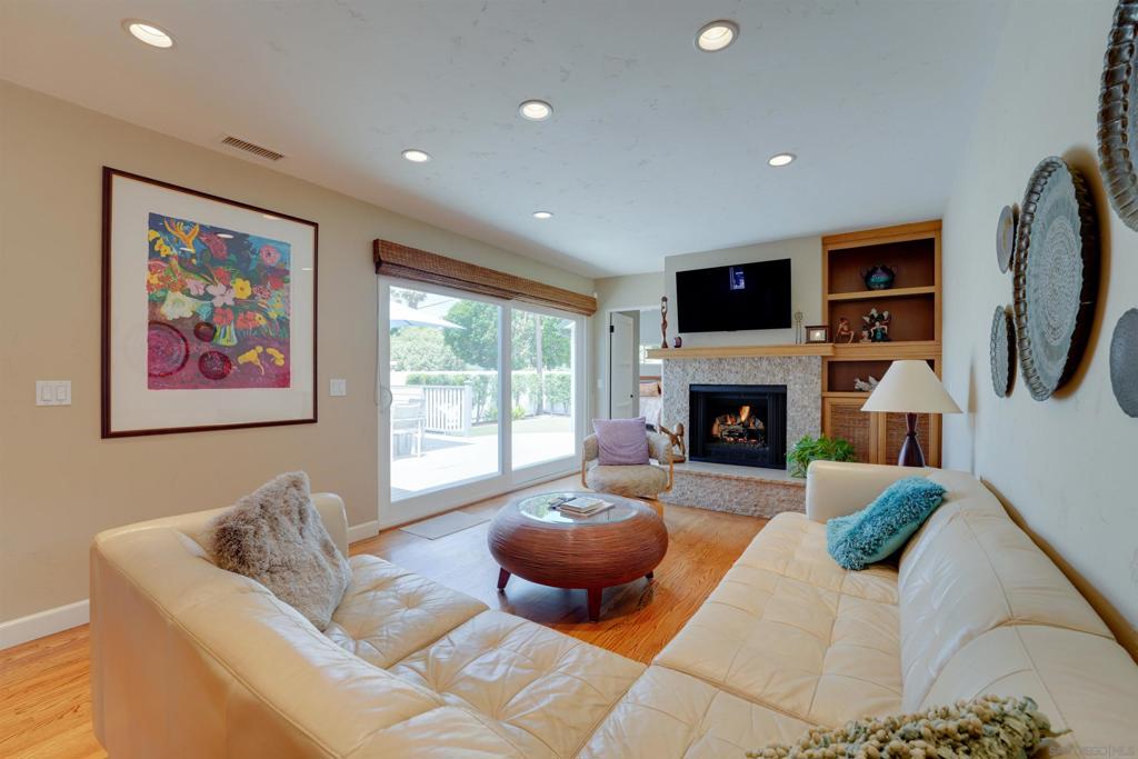 8139 Paseo Del Ocaso Property Photo 17