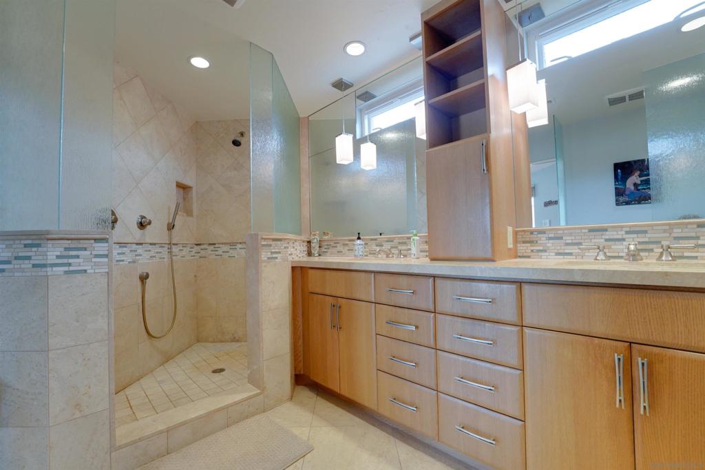 8139 Paseo Del Ocaso Property Photo 19