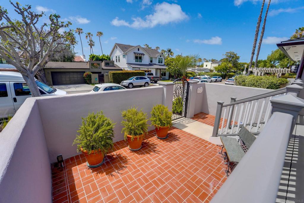 8139 Paseo Del Ocaso Property Photo 26