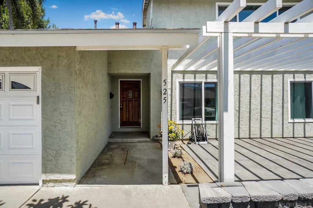 525 Manzanita Street Property Photo 3