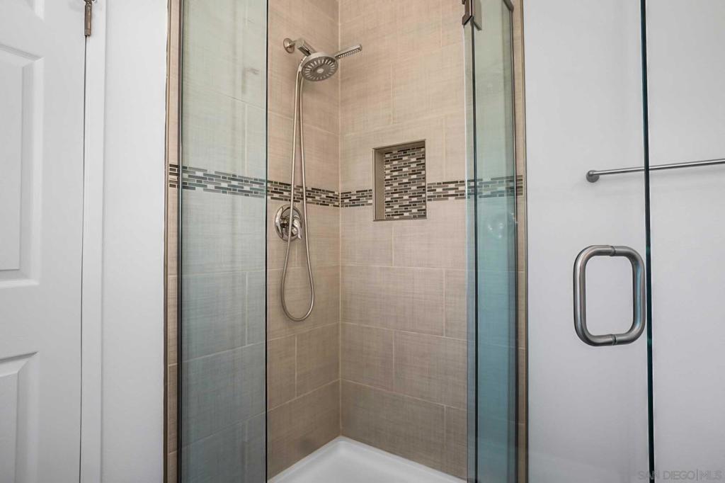 525 Manzanita Street Property Photo 17