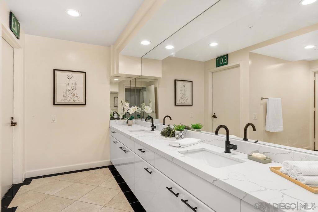 200 Harbor Dr 302 Property Photo 18