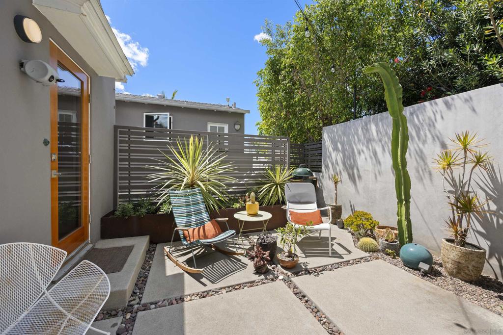 112 120 E Redwood Street Property Photo 37
