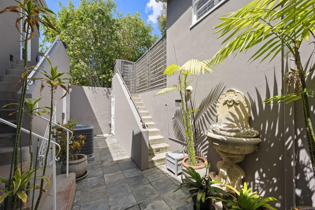 112 120 E Redwood Street Property Photo 73