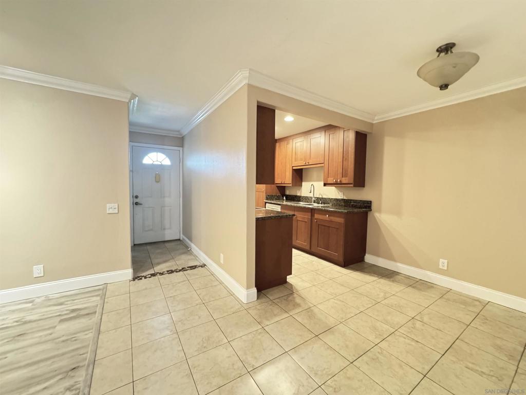 8520 Via Mallorca J Property Photo 4