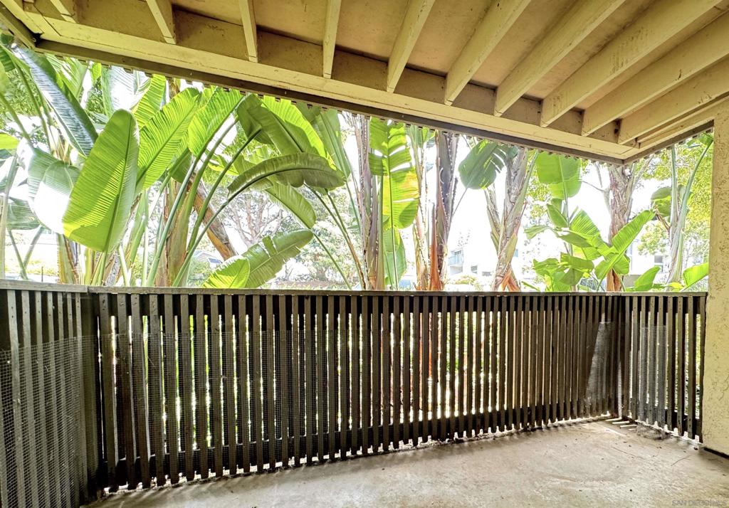 8520 Via Mallorca J Property Photo 10