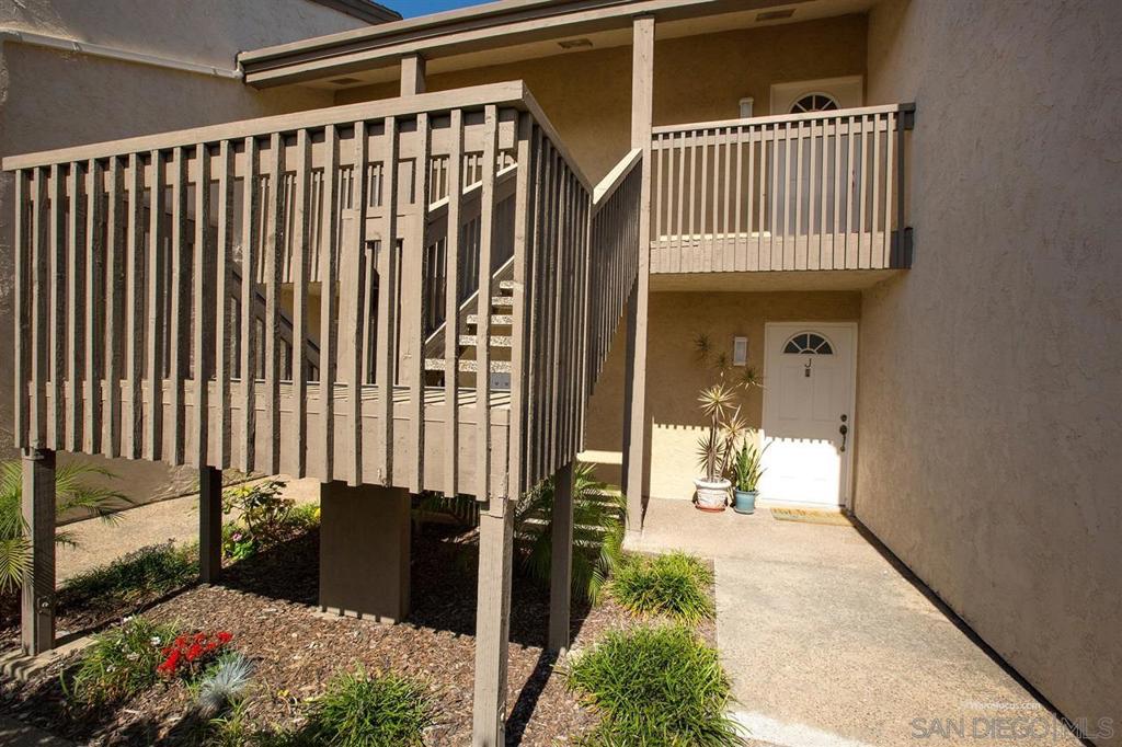 8520 Via Mallorca J Property Photo 11