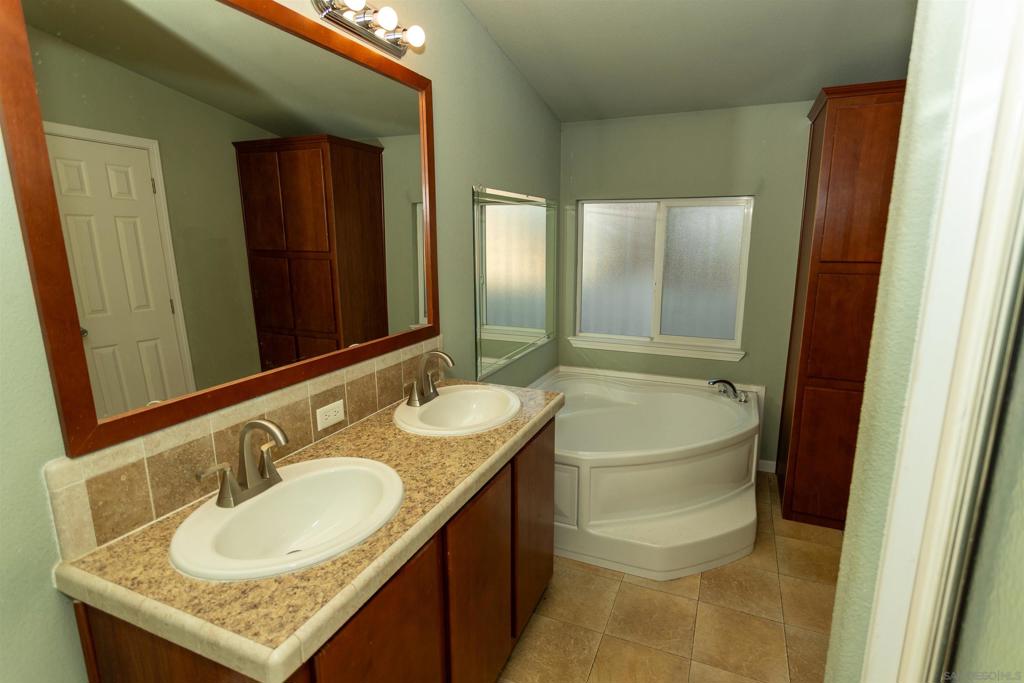 9395 Harritt Rd,144 Property Photo 23