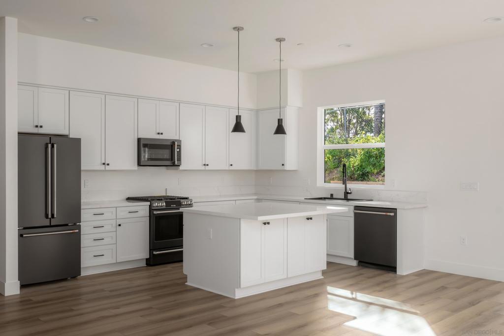 710 Passion Court Property Photo 10