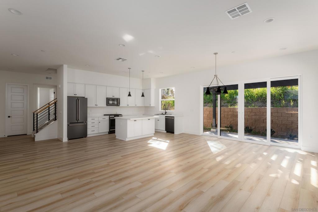 710 Passion Court Property Photo 11
