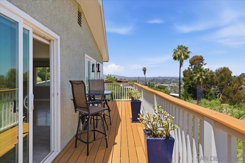4322 Beverly Drive Property Photo 3