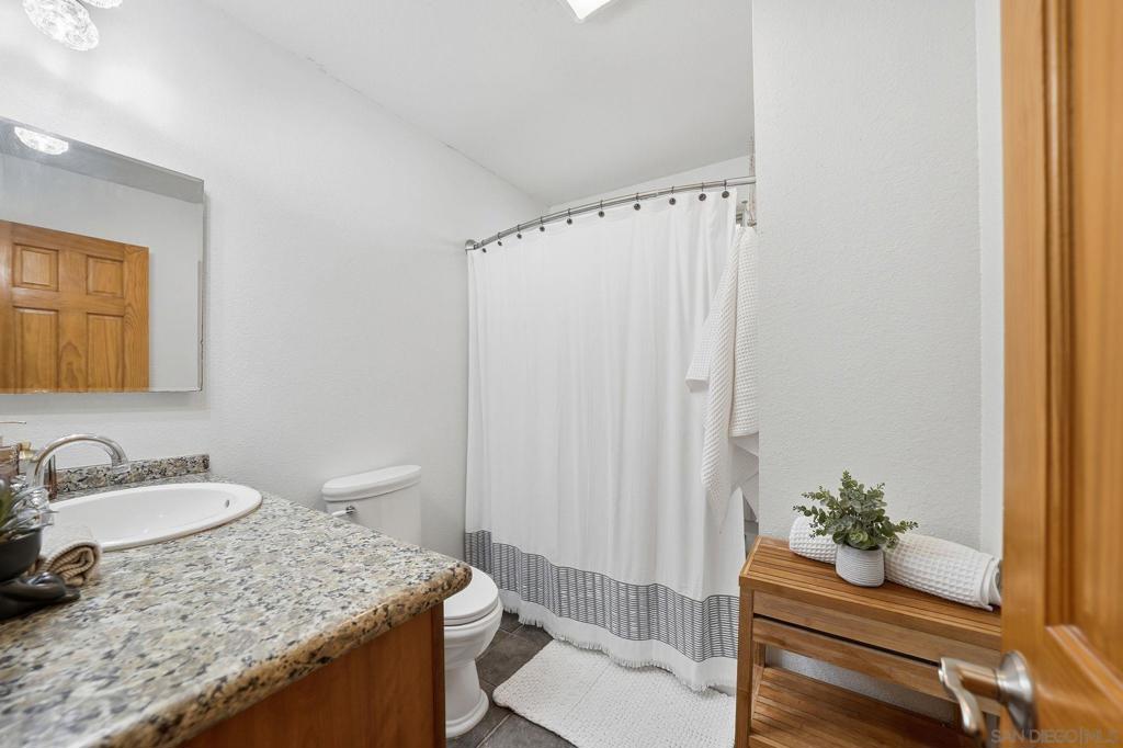 5505 Adelaide Ave 14 Property Photo 19