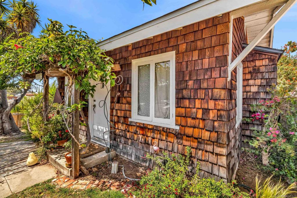 4532 34 Long Branch Avenue Property Photo 3